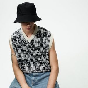 Zara Man Geometric Jersey Vest